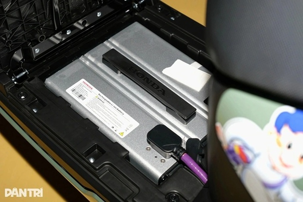 Honda ICON e: điều chỉnh giá bán lẻ giảm 6 triệu đồng, vẫn đắt hơn đối thủ - 4