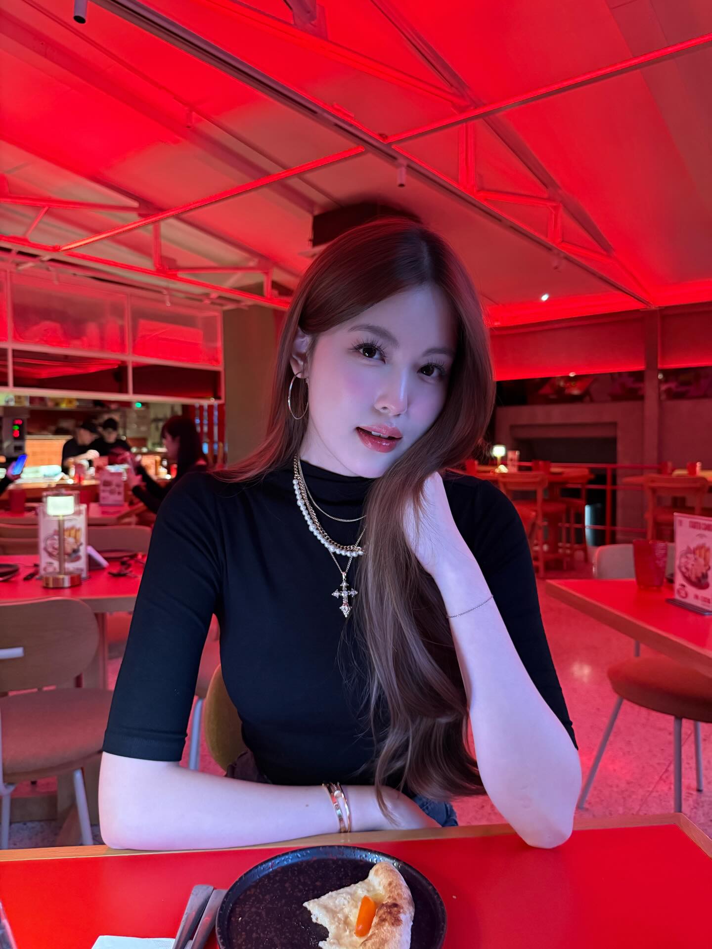 Đây là nhan sắc thật của bạn gái HIEUTHUHAI- Ảnh 3.