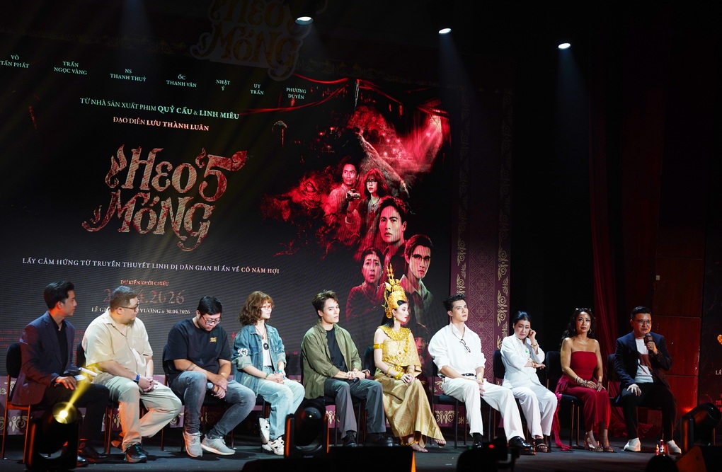 Ốc Thanh Vân ngoại hình khác lạ, đóng cặp mỹ nam kém 14 tuổi - 3