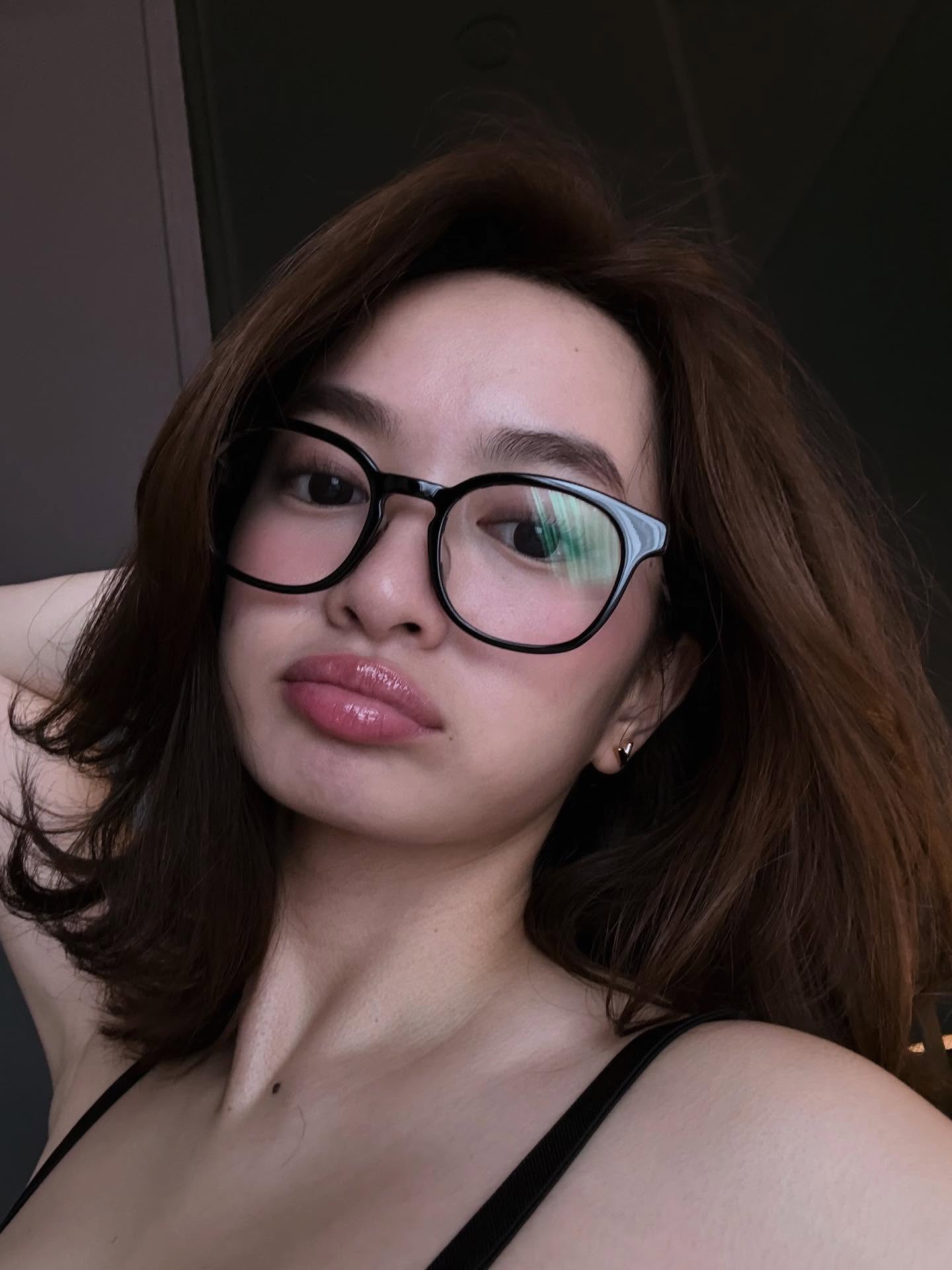 Ảnh cũ 10 năm bị đào lại của mỹ nhân người Việt 