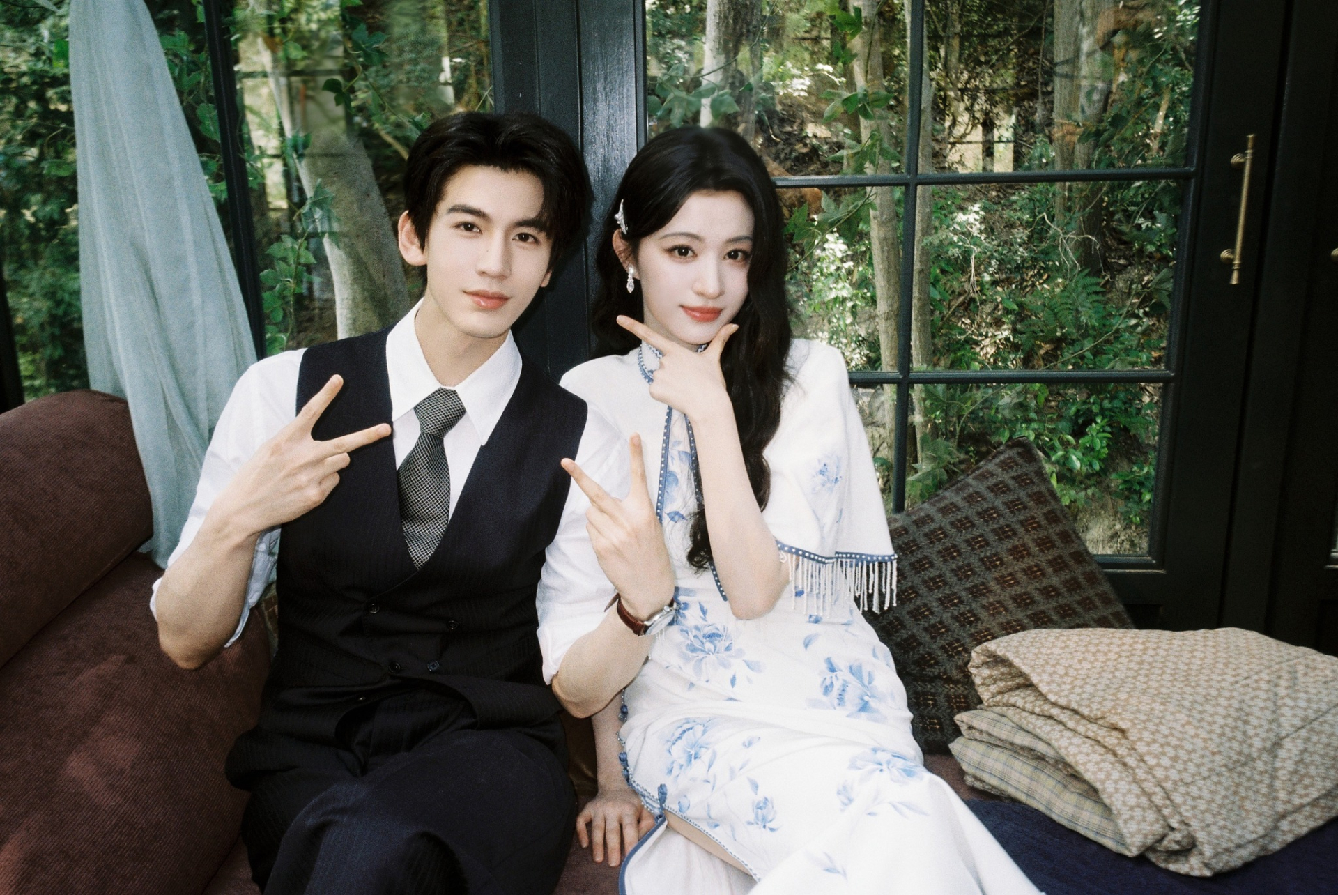 Chiếc váy bó chịt, mỏng dính khiến Vương Sở Nhiên bị chê cười khắp MXH- Ảnh 5.