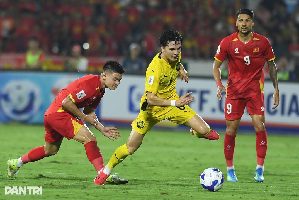 CĐV Malaysia thừa nhận thực tế buồn khi đội nhà vắng 7 cầu thủ nhập tịch - 2