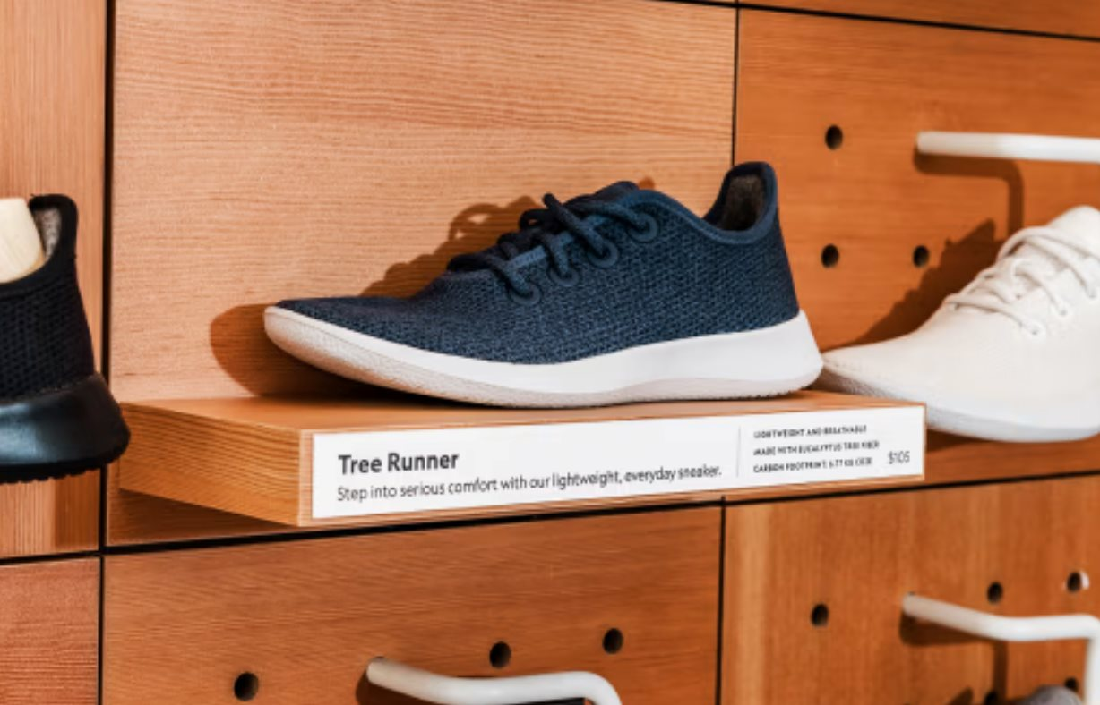 Dấu chấm hết của 1 startup giầy 4 tỷ USD: Vừa phải bán mình với giá gần như bằng 0, cổ phiếu 'bốc hơi' 95% kể từ khi lên sàn- Ảnh 2.