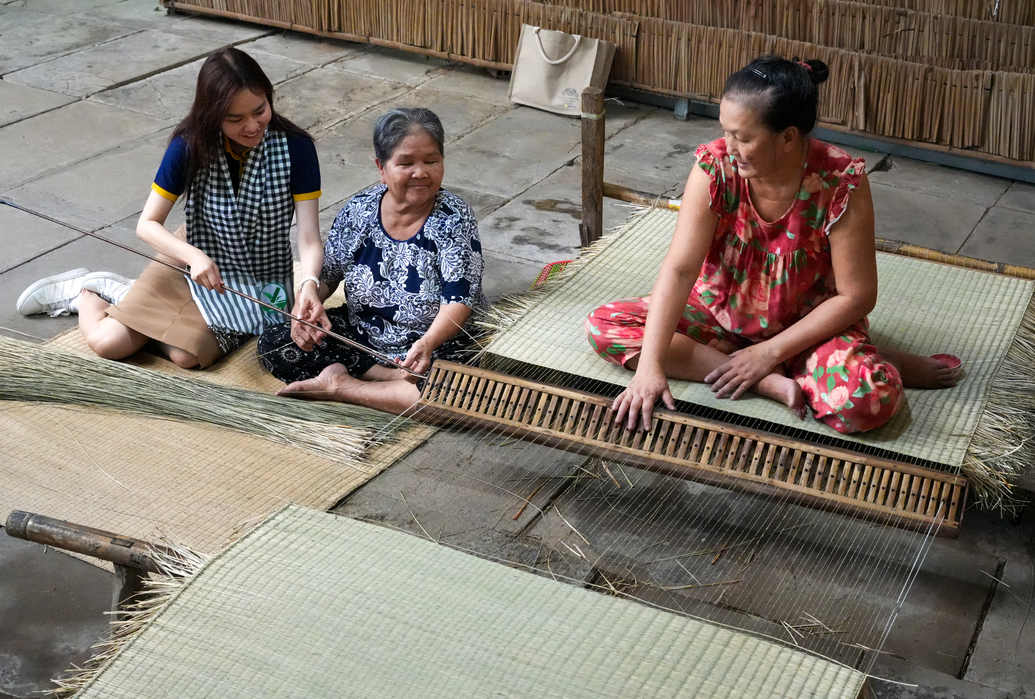 Loạt điểm đến miệt vườn, làng nghề khó bỏ qua khi về Vĩnh Long - Ảnh 4.