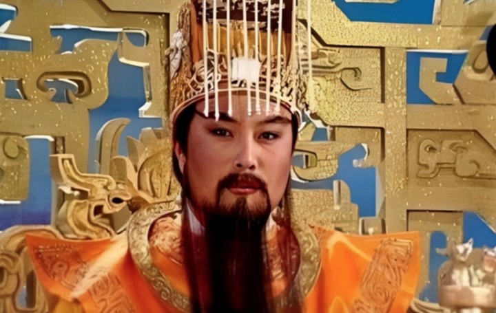 1775049466 568 Hoc van noi bat U80 su nghiep van ruc ro