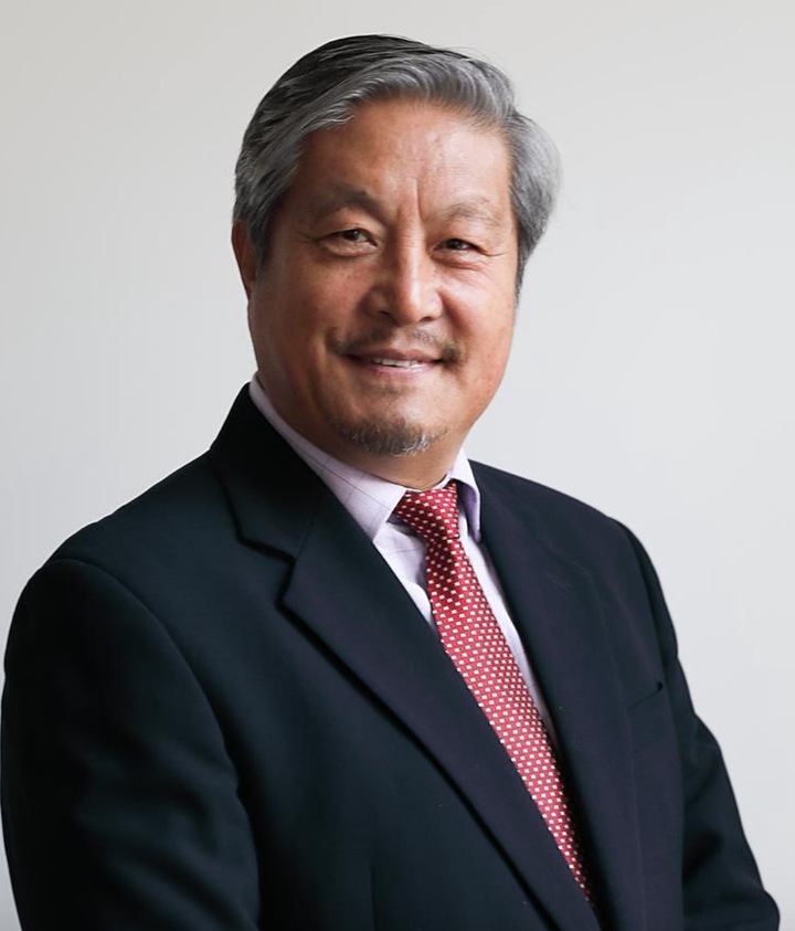 1775049468 444 Hoc van noi bat U80 su nghiep van ruc ro