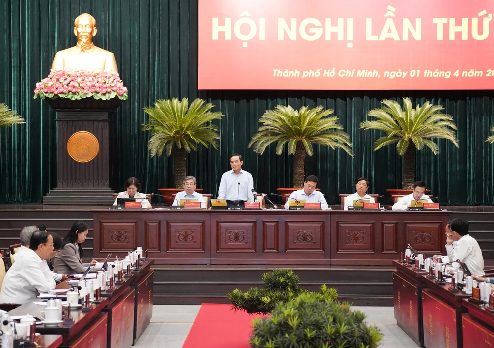 Ông Trần Lưu Quang: Có đất, có cơ chế trong tay, hãy nghĩ tới người dân để họ có cuộc sống tốt hơn-bi-thu-tran-luu-quang-co-che-nguoi-dan 2.jpg