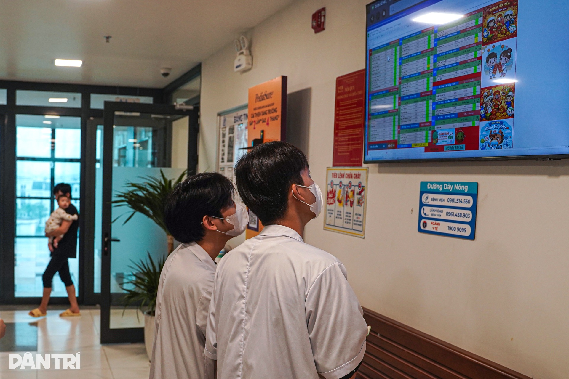 Hà Nội: Chỉ vài ngày ho sốt, nhiều trẻ đã viêm phổi nặng vì RSV - 6