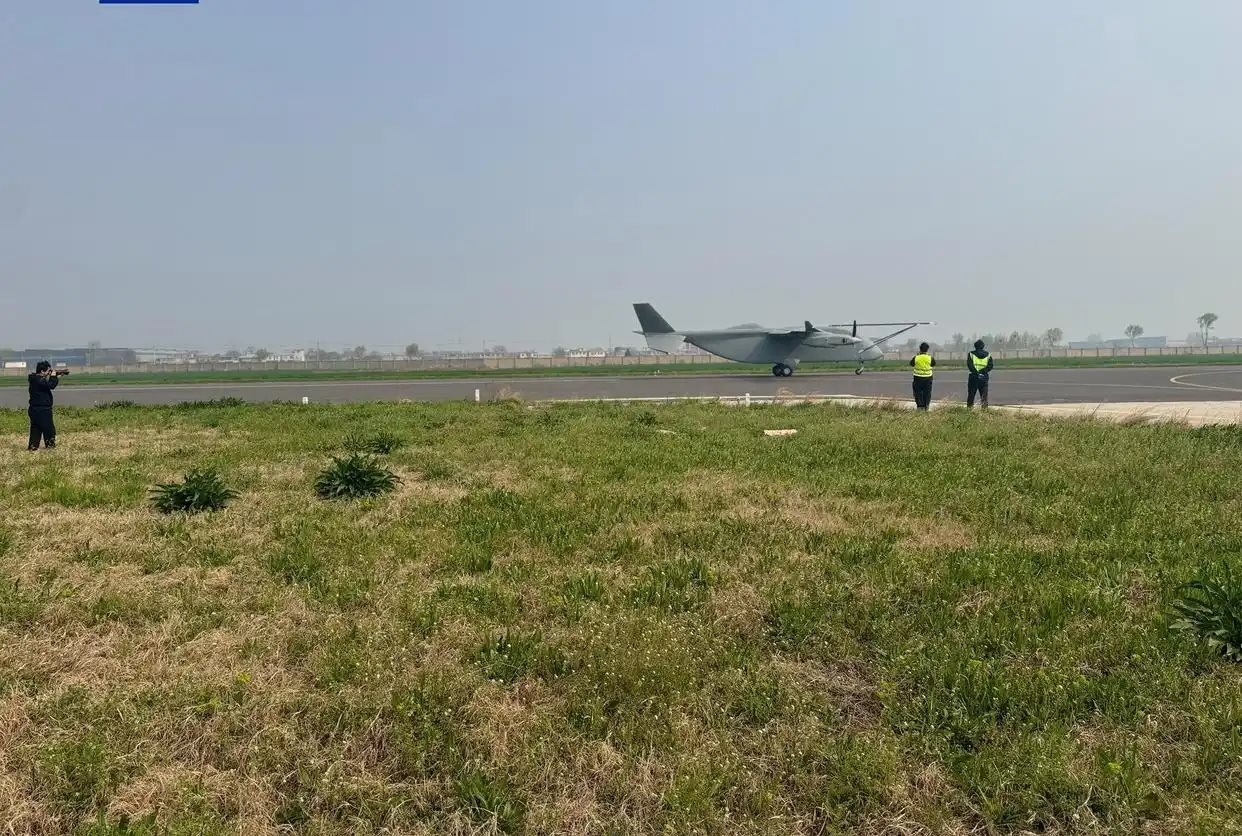 Phát hiện “đại bàng khổng lồ” không người lái lớn nhất thế giới bất ngờ cất cánh ở Trung Quốc: Chở được 3,5 tấn hàng, bay xa 3.000km- Ảnh 4.