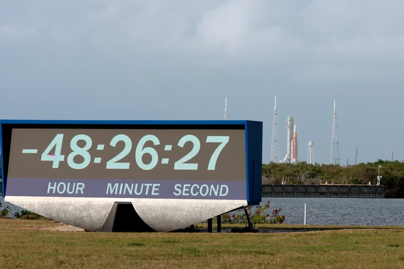 Hôm nay, con người sẽ quay trở lại Mặt trăng lần đầu tiên sau hơn 50 năm- Ảnh 2. Hôm nay, con người sẽ quay trở lại Mặt trăng lần đầu tiên sau hơn 50 năm- Ảnh 2.