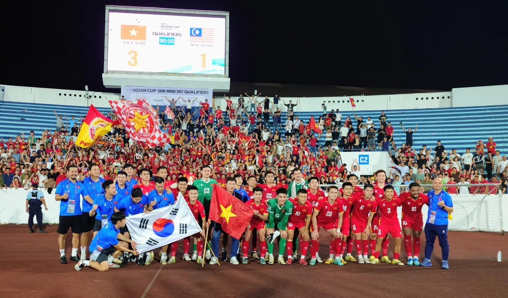 tuyen-viet-nam-va-buoc-ngoat-lon-sau-ve-asian-cup (1).jpg