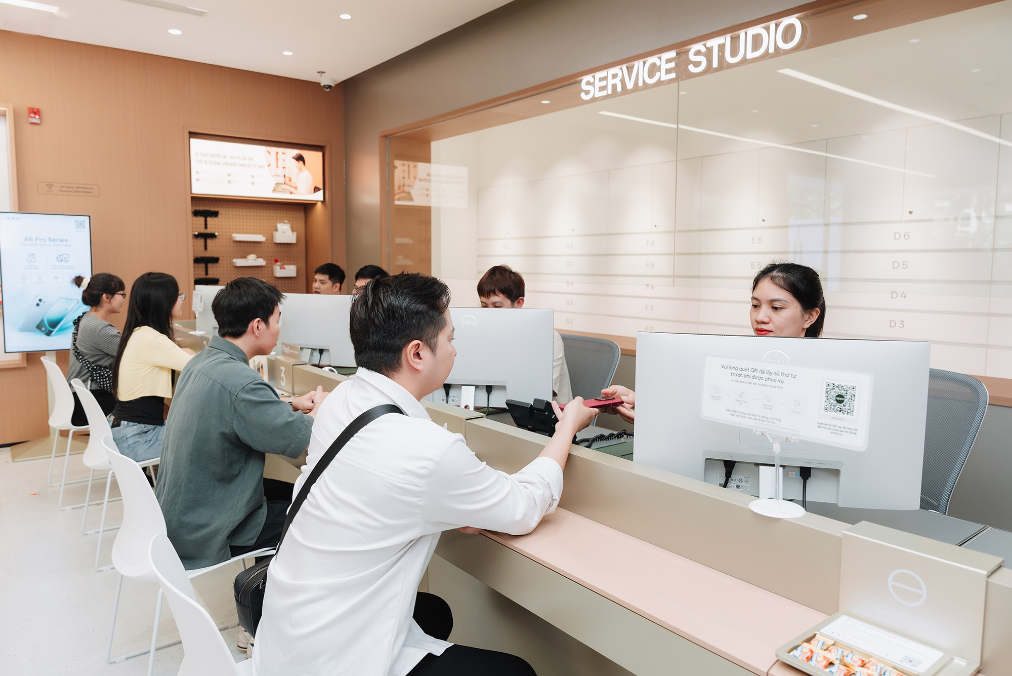 Cuộc đua mới của dịch vụ hậu mãi công nghệ - Ảnh 2.