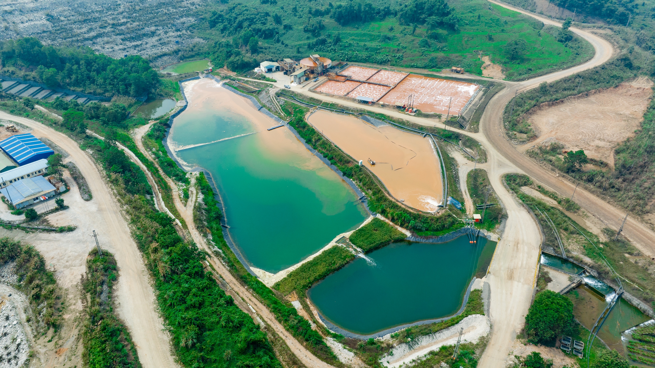 Cùng nhóm kim loại: Vàng rớt giá liên tục, vonfram liên tiếp lập đỉnh mới - Ảnh 4.