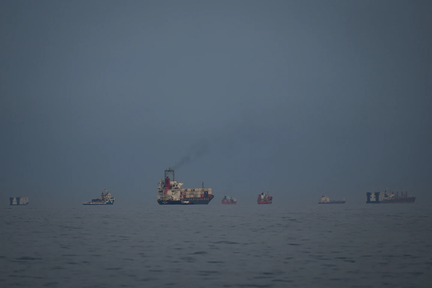 Pháp và Anh thúc đẩy “dùng vũ lực” khai thông eo biển Hormuz - Ảnh 2.