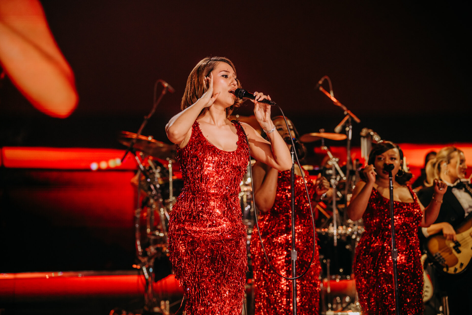 Mỹ nhân có album hay nhất thế giới hiện tại: Làm nền cho sao hạng A mãi mới nổi tiếng, hát vang toả 3 SVĐ còn nghe- Ảnh 3.