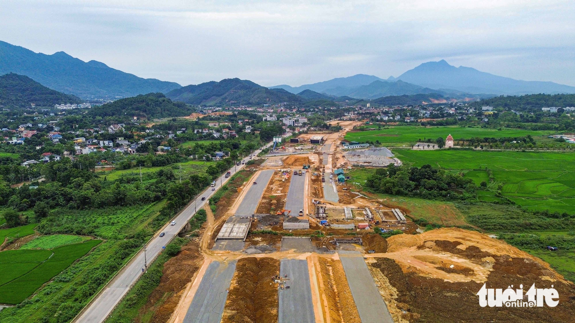 Công trường đại lộ Thăng Long rộng tới 180m và tuyến metro trị giá hơn 65.000 tỉ phía tây Hà Nội 8 đại lộ Thăng Long - Ảnh 8.