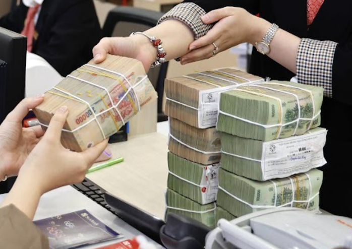 Có ngân hàng huy động tiền gửi với lãi suất 