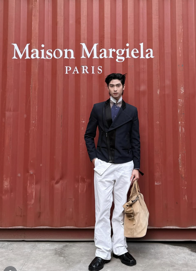 Show Maison Margiela Thu/Đông 2026 gây bão MXH: Hứa Quang Hán cũng có mặt, model catwalk gần như không thấy đường- Ảnh 5.