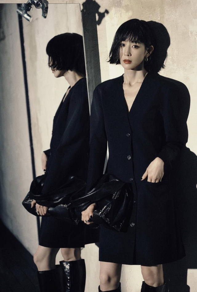 Show Maison Margiela Thu/Đông 2026 gây bão MXH: Hứa Quang Hán cũng có mặt, model catwalk gần như không thấy đường- Ảnh 8.