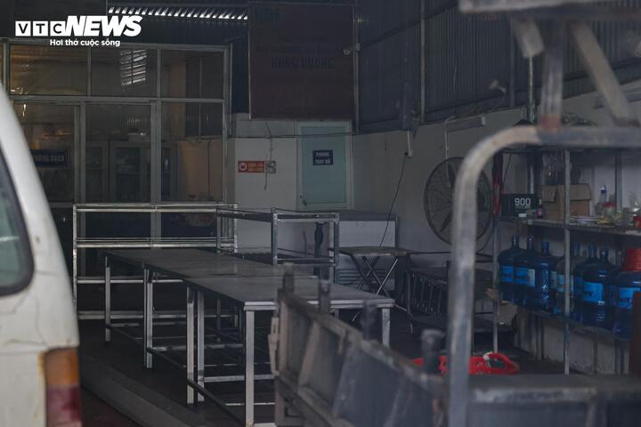 Cận cảnh lò mổ tuồn gần 300 tấn lợn bệnh vào trường học, chợ đầu mối ở Hà Nội- Ảnh 20.