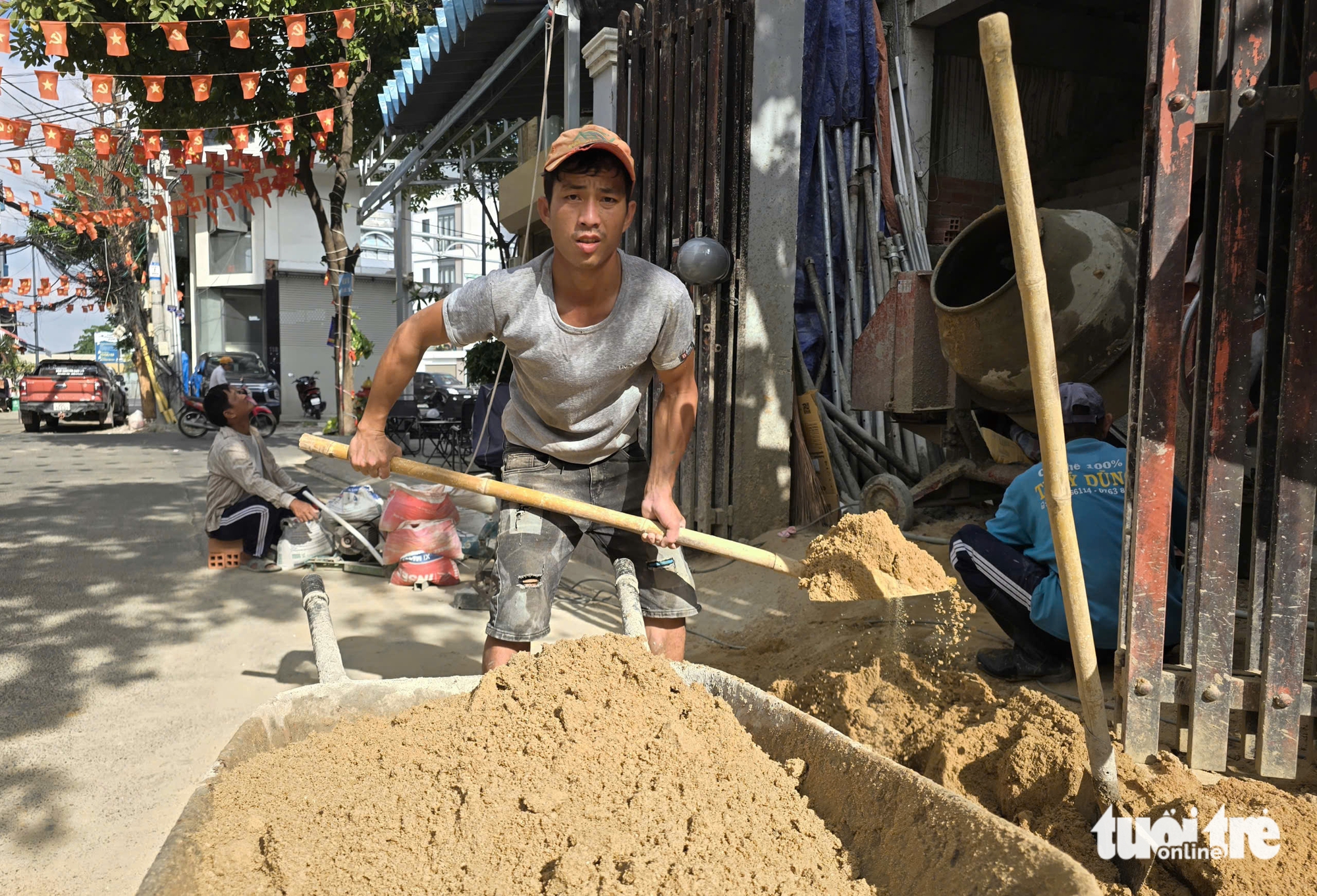 Xây nhà, đau đầu vì giá vật liệu xây dựng tăng mỗi ngày - Ảnh 3. vật liệu xây dựng - Ảnh 2.
