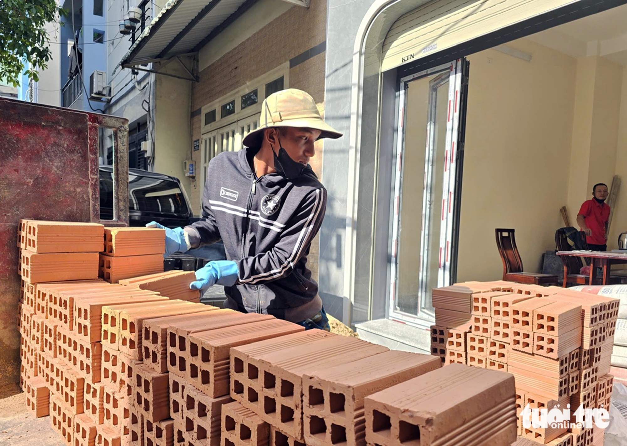 Đau đầu vì vật liệu xây dựng - Ảnh 2. Đau đầu vì vật liệu xây dựng - Ảnh 2.