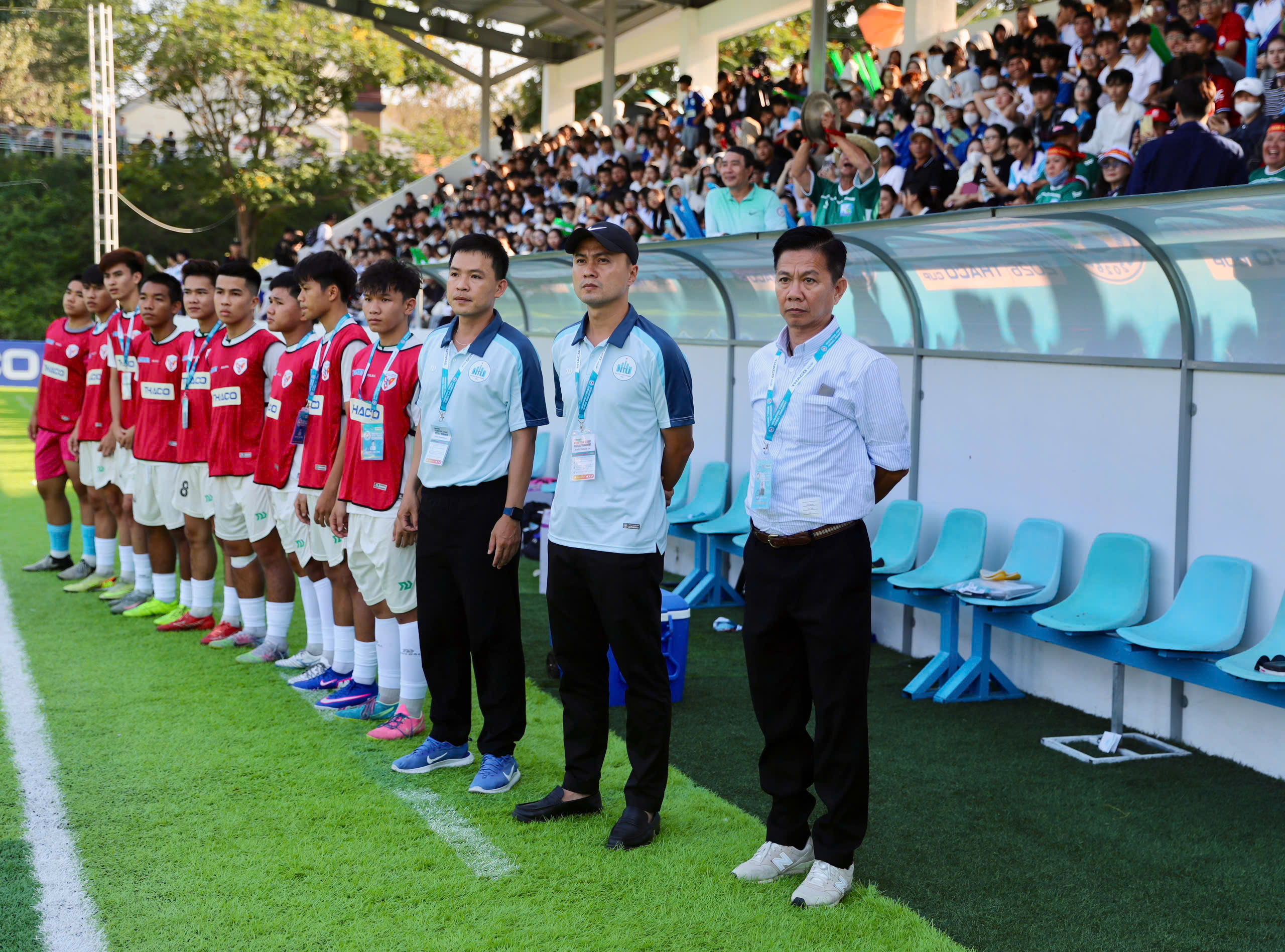 GĐKT Hoàng Anh Tuấn cùng Trường ĐH Nha Trang quyết vượt núi cao- Ảnh 2.