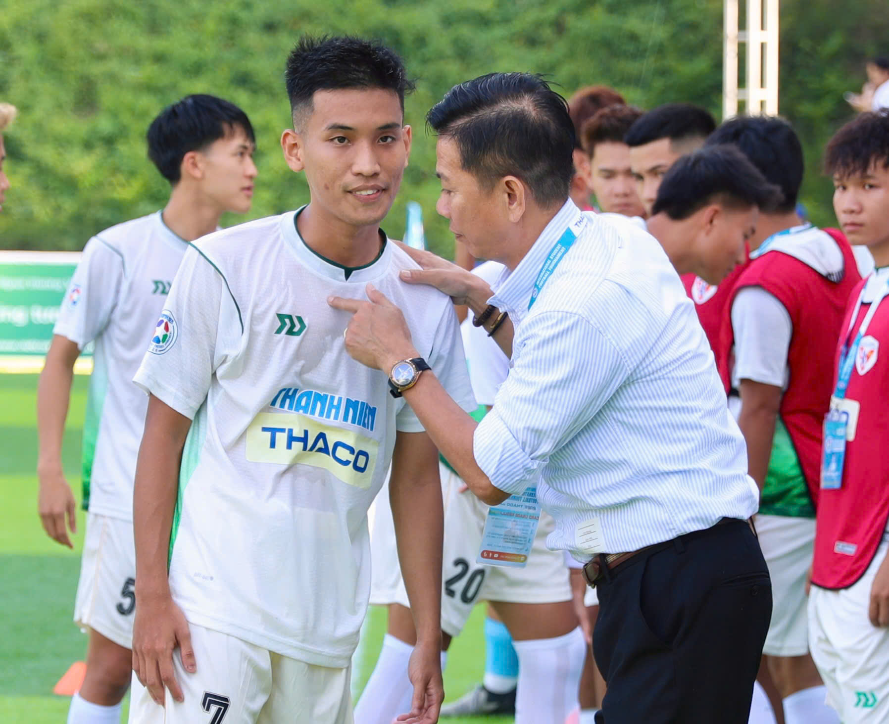 GĐKT Hoàng Anh Tuấn cùng Trường ĐH Nha Trang quyết vượt núi cao- Ảnh 4.