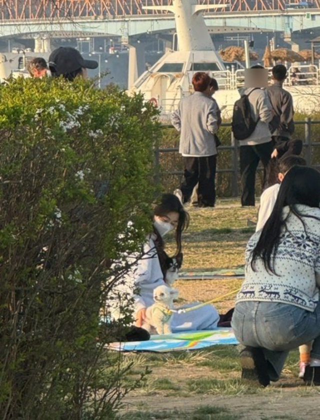 Bắt tại trận Lee Kwang Soo hẹn hò nữ thần nóng bỏng bậc nhất showbiz, 1 hành động “lột trần” bản chất thê nô- Ảnh 2.