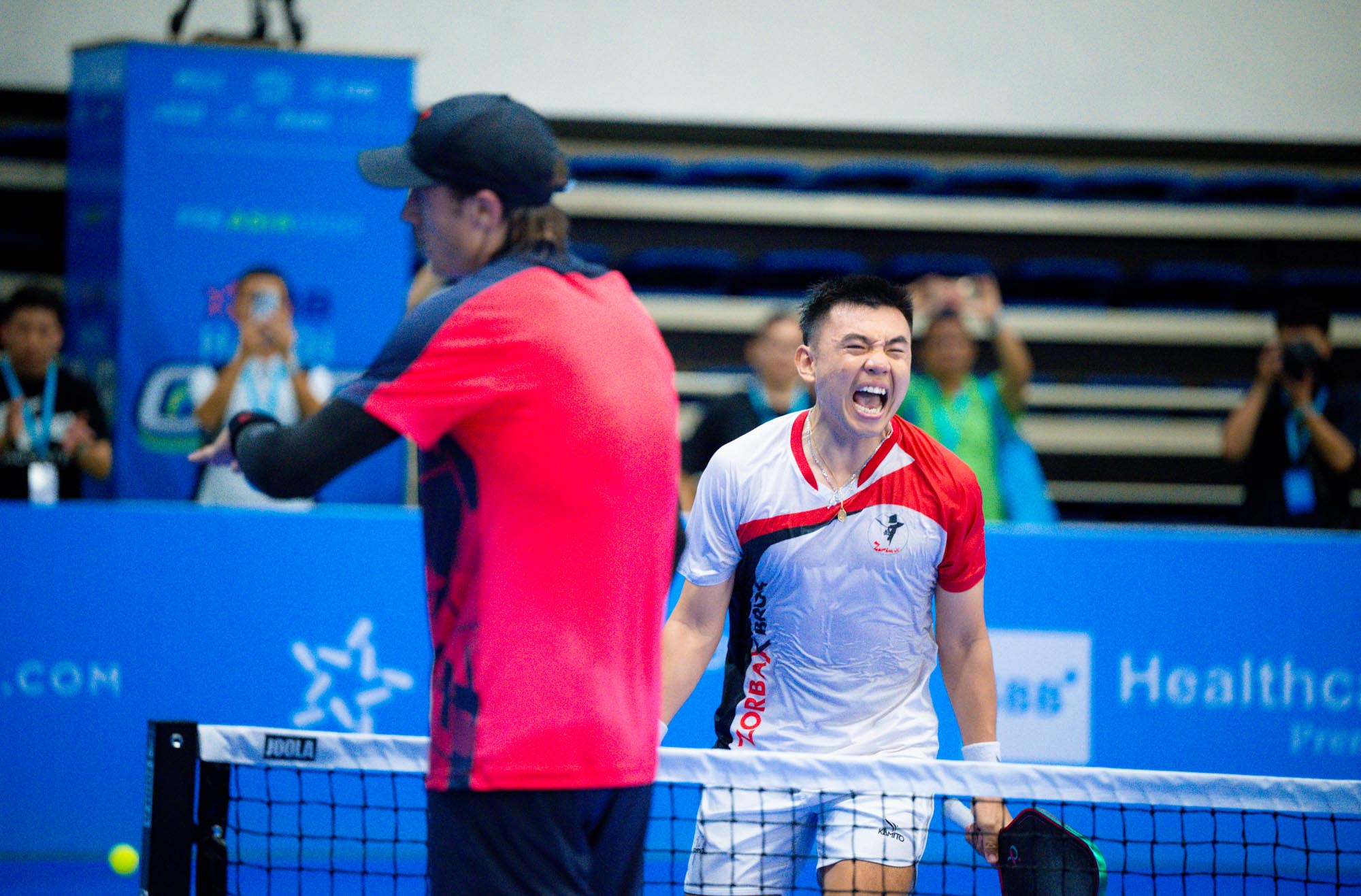 Đẳng cấp: Lý Hoàng Nam chân đau tập tễnh vẫn đánh bại Top 4 PPA Christian Alshon- Ảnh 4. Đẳng cấp: Lý Hoàng Nam chân đau tập tễnh vẫn đánh bại Top 4 PPA Christian Alshon- Ảnh 4.