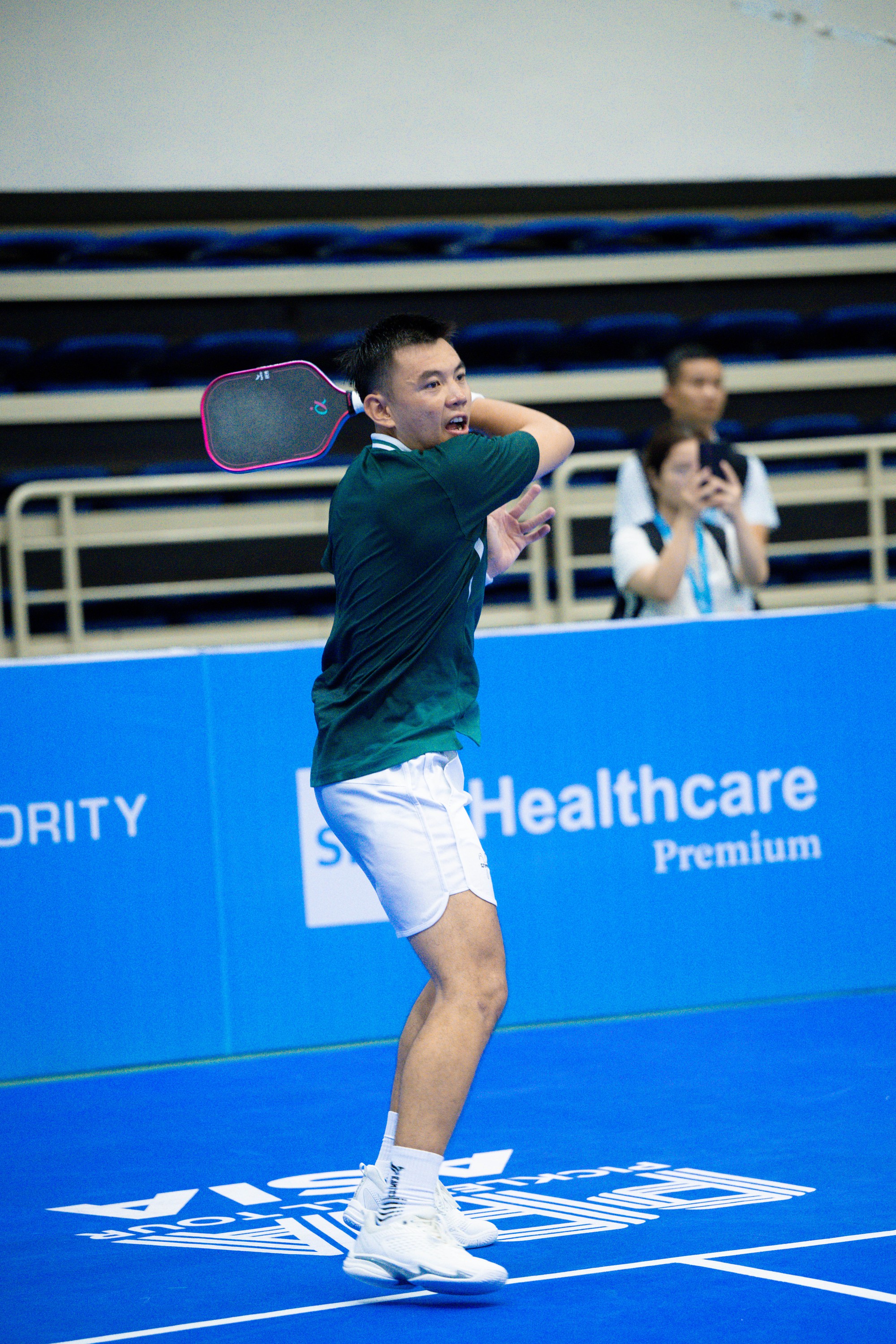 Đẳng cấp: Lý Hoàng Nam chân đau tập tễnh vẫn đánh bại Top 4 PPA Christian Alshon- Ảnh 8. Đẳng cấp: Lý Hoàng Nam chân đau tập tễnh vẫn đánh bại Top 4 PPA Christian Alshon- Ảnh 8.