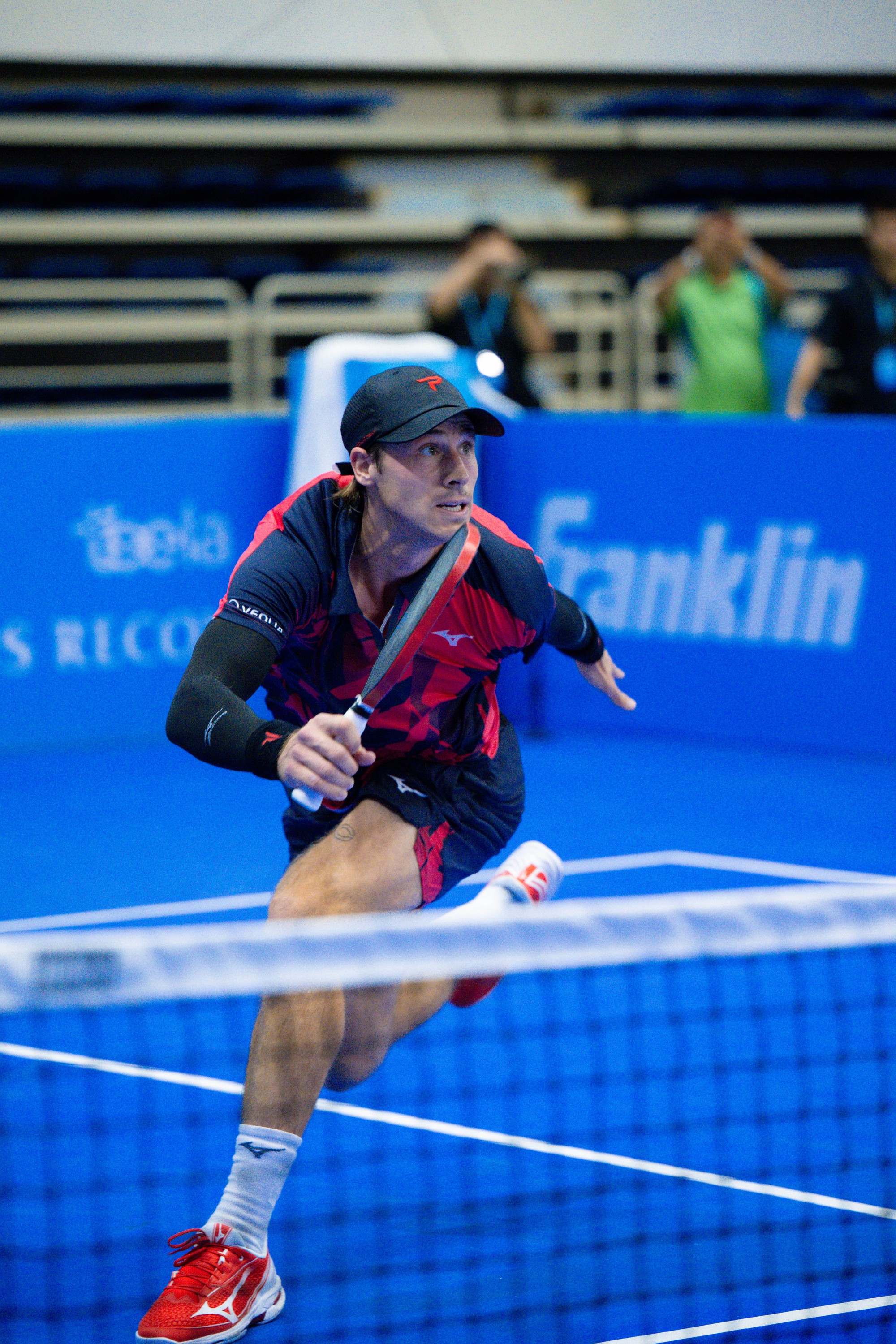 Đẳng cấp: Lý Hoàng Nam chân đau tập tễnh vẫn đánh bại Top 4 PPA Christian Alshon- Ảnh 11. Đẳng cấp: Lý Hoàng Nam chân đau tập tễnh vẫn đánh bại Top 4 PPA Christian Alshon- Ảnh 11.