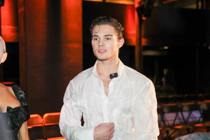 Braden Peters là streamer nổi tiếng trên mạng với những phương pháp làm đẹp cực đoan. Ảnh: Backgrid