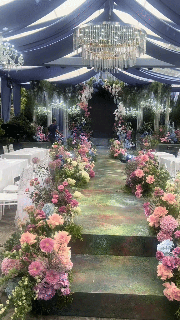 Sáng nhất Bắc Ninh lúc này: Lâu đài 300 tỷ kín hoa tươi, đám cưới 