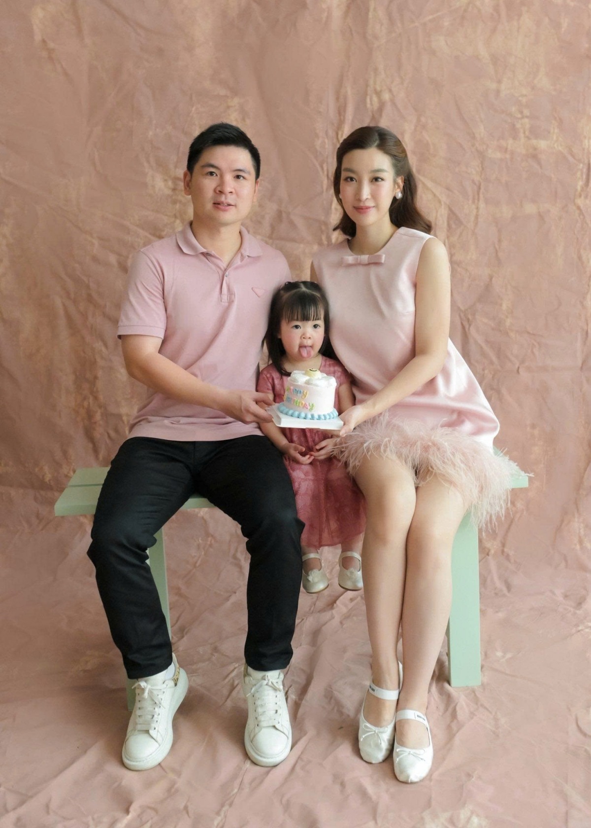 Mỹ nhân định bỏ thi hoa hậu lại đăng quang ngôi vị cao nhất: 26 tuổi gả vào hào môn, sống trong dinh thự trăm tỷ- Ảnh 2.