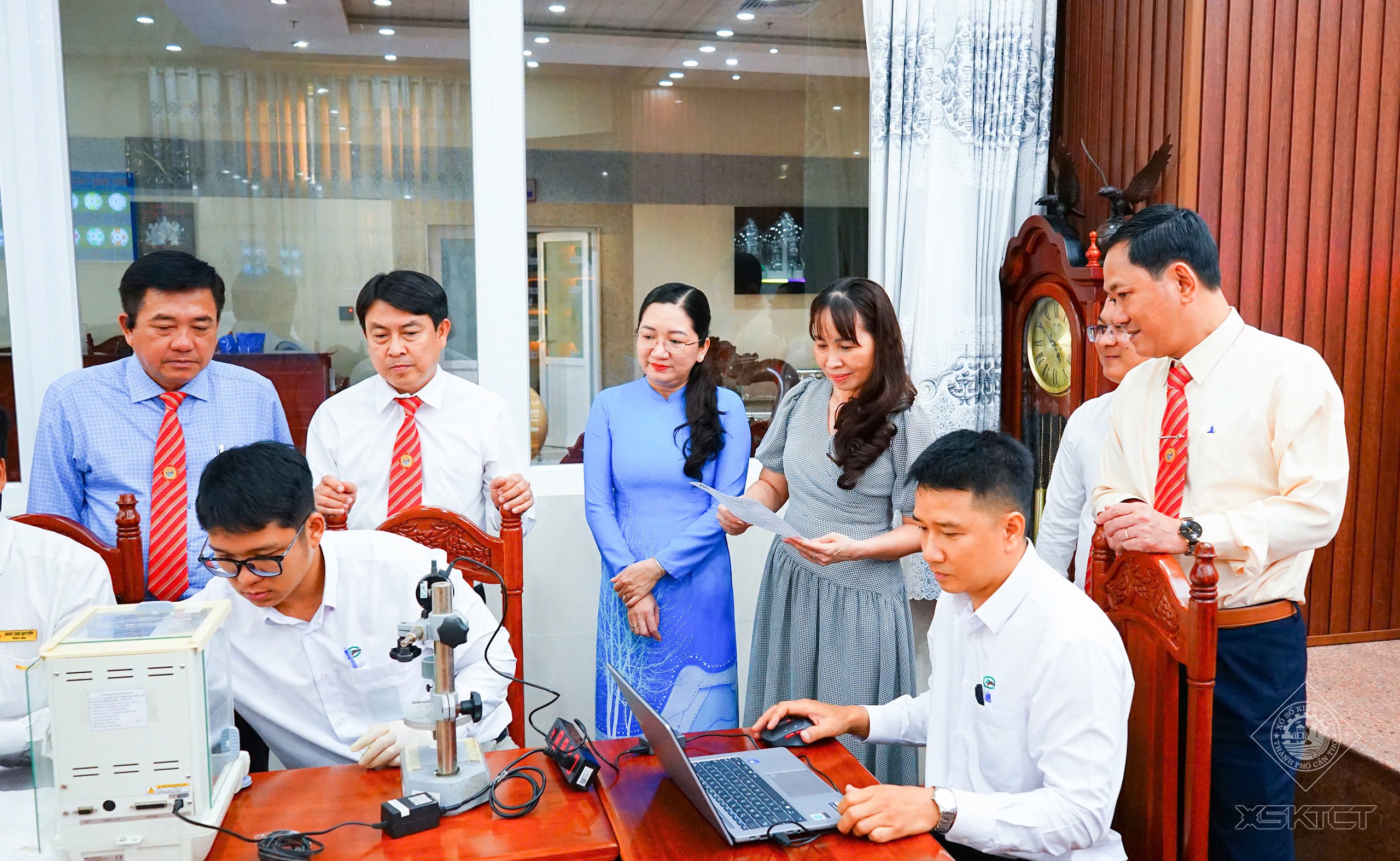 Kiểm tra banh xổ số Cần Thơ: Đảm bảo tính minh bạch trong kinh doanh xổ số 2026 - Ảnh 7. Kiểm tra banh xổ số Cần Thơ: Đảm bảo tính minh bạch trong kinh doanh xổ số 2026 - Ảnh 7.