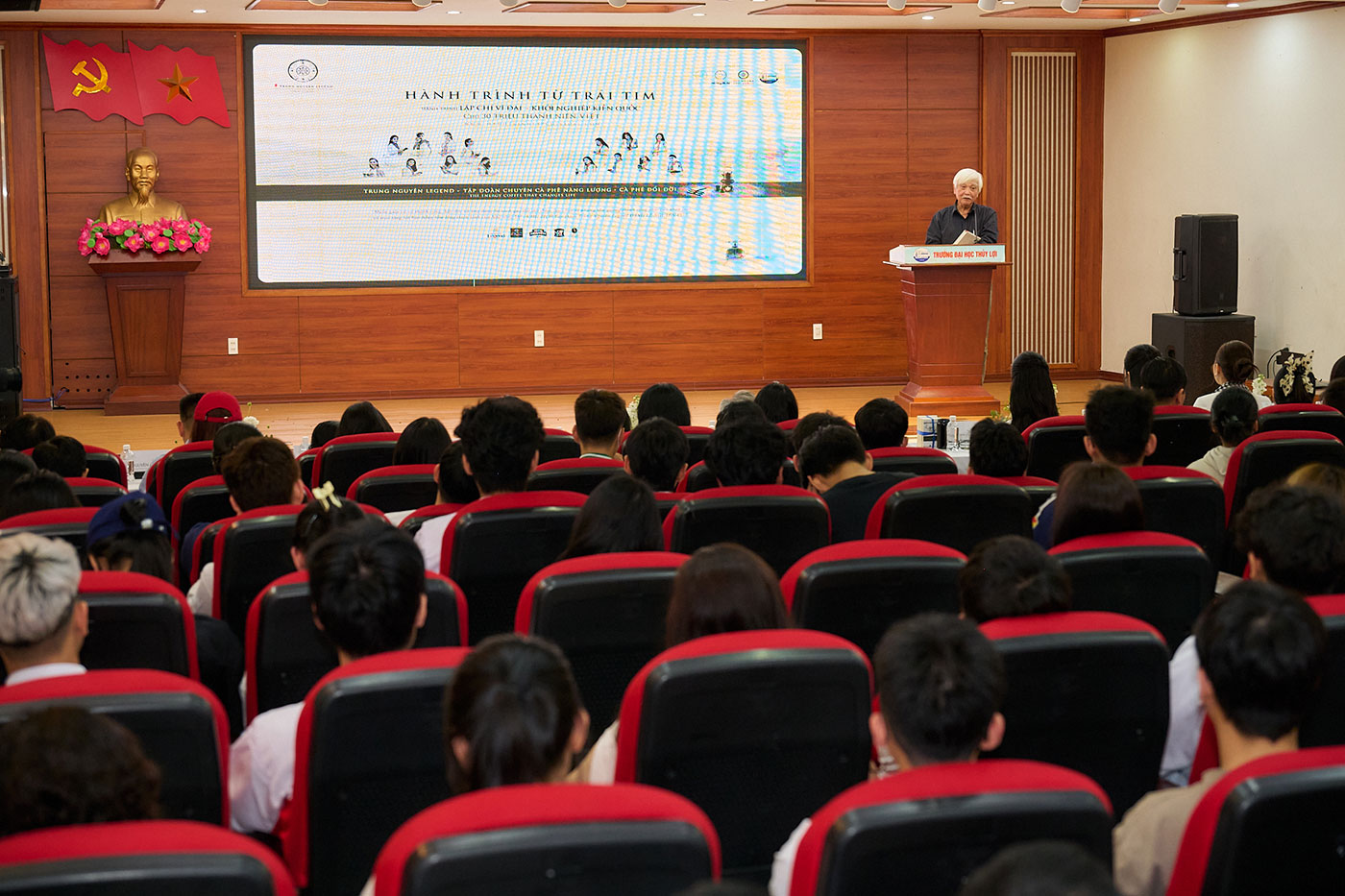 Hành trình Từ Trái Tim: Đánh thức ‘khát vọng kiến quốc’ từ những trang sách quý - Ảnh 5.