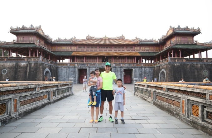 Văn Lai trong lần cùng vợ và hai con đến Huế dự VnExpress Marathon Huế 2023. Ảnh: Đức Đồng