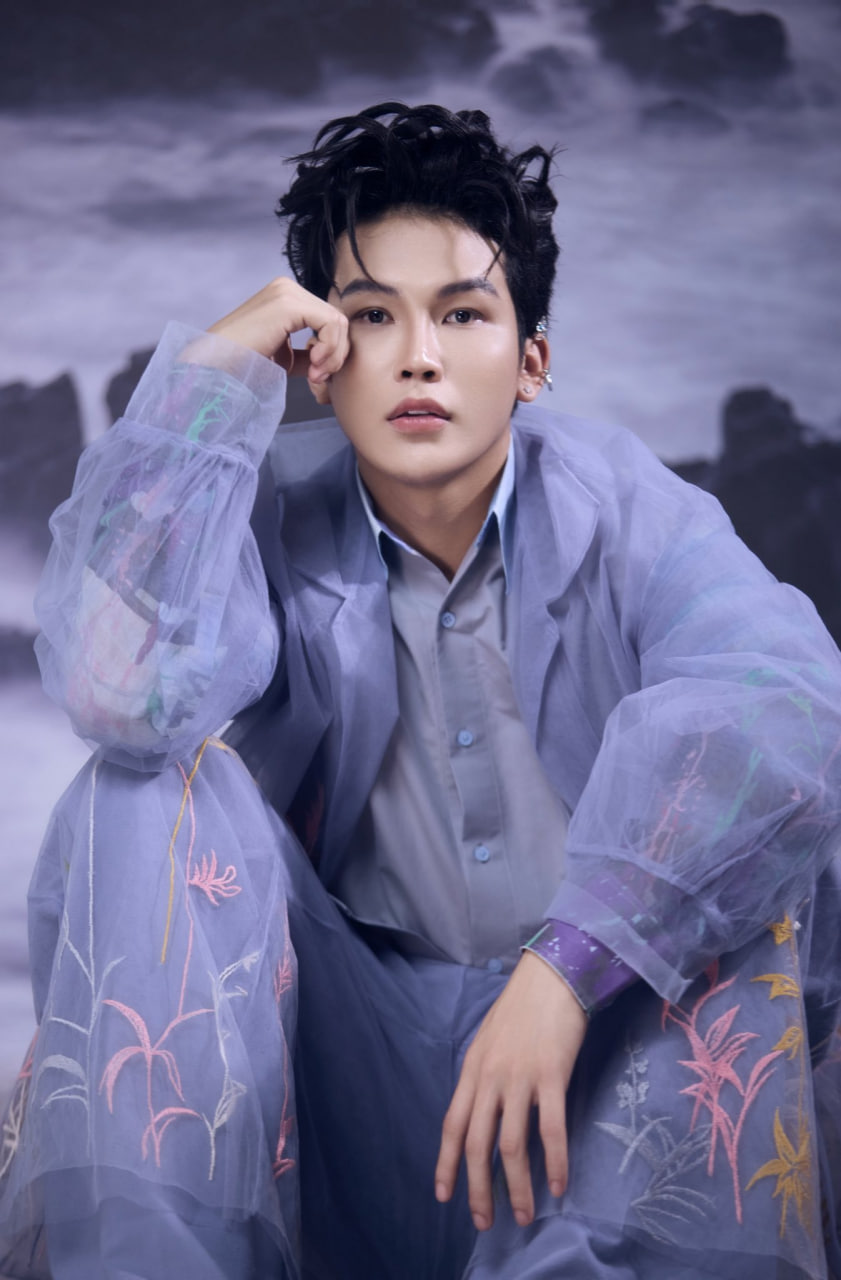 Cover bài mới của Hùng Huỳnh, nam ca sĩ khiến cả cõi mạng tranh cãi: Hay hơn bản gốc là được- Ảnh 2.