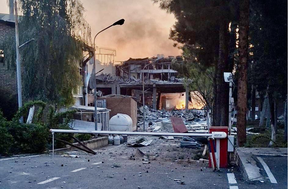 Chiến sự Trung Đông ngày 2-4: Iran phủ 