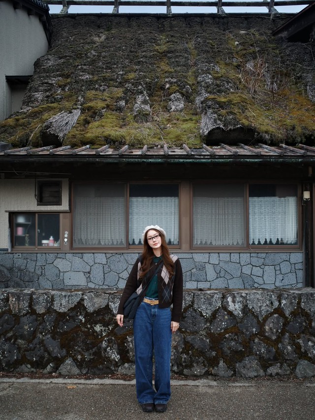 Làm mới tủ đồ mùa hè với quần jeans ống rộng trẻ trung 3 Làm mới tủ đồ mùa hè với quần jeans ống rộng trẻ trung - Ảnh 3.