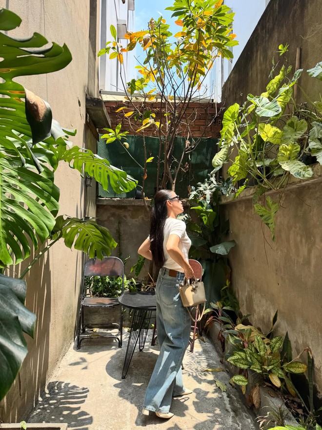 Làm mới tủ đồ mùa hè với quần jeans ống rộng trẻ trung 5 Làm mới tủ đồ mùa hè với quần jeans ống rộng trẻ trung - Ảnh 5.