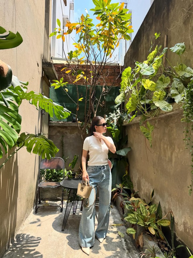 Làm mới tủ đồ mùa hè với quần jeans ống rộng trẻ trung 6 Làm mới tủ đồ mùa hè với quần jeans ống rộng trẻ trung - Ảnh 6.