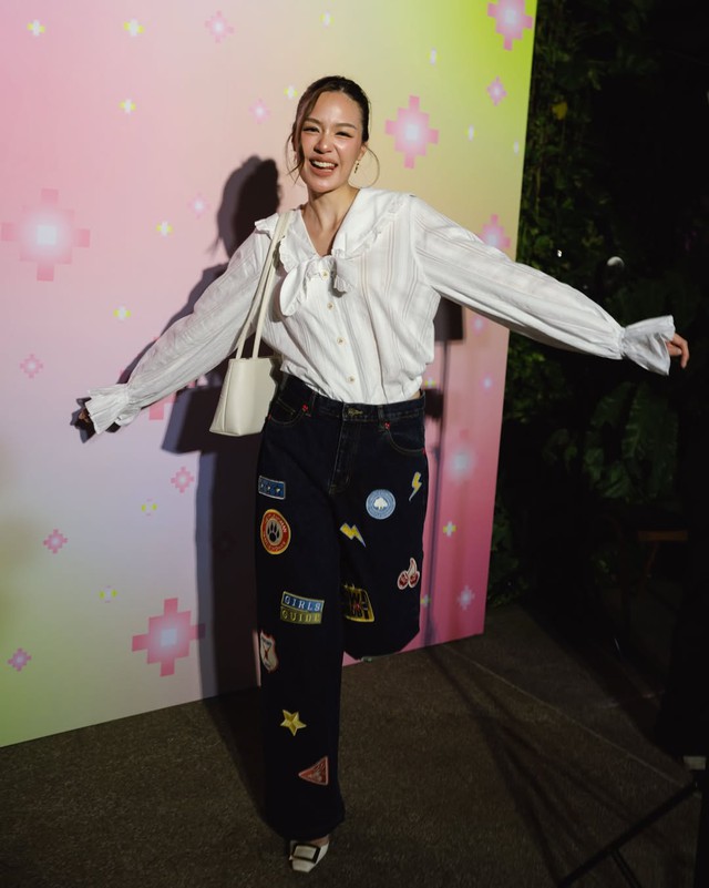 Làm mới tủ đồ mùa hè với quần jeans ống rộng trẻ trung 9 Làm mới tủ đồ mùa hè với quần jeans ống rộng trẻ trung - Ảnh 9.