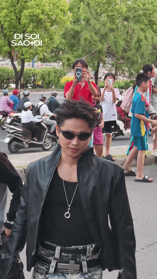 Bích Phương không thể ngăn Tăng Duy Tân nữa rồi!- Ảnh 2. Bích Phương không thể ngăn Tăng Duy Tân nữa rồi!- Ảnh 2.