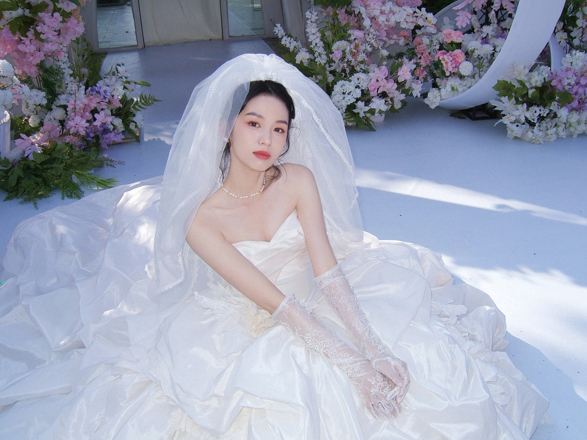 Cô dâu đẹp nhất Trung Quốc hiện tại: Sắc vóc ngọc ngà vạn người ao ước, làn da như được dệt bằng ánh trăng- Ảnh 3.