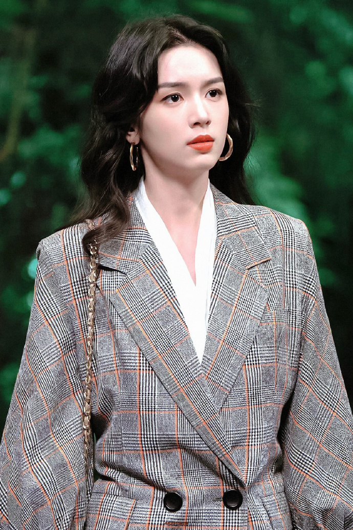 Cô dâu đẹp nhất Trung Quốc hiện tại: Sắc vóc ngọc ngà vạn người ao ước, làn da như được dệt bằng ánh trăng- Ảnh 14.