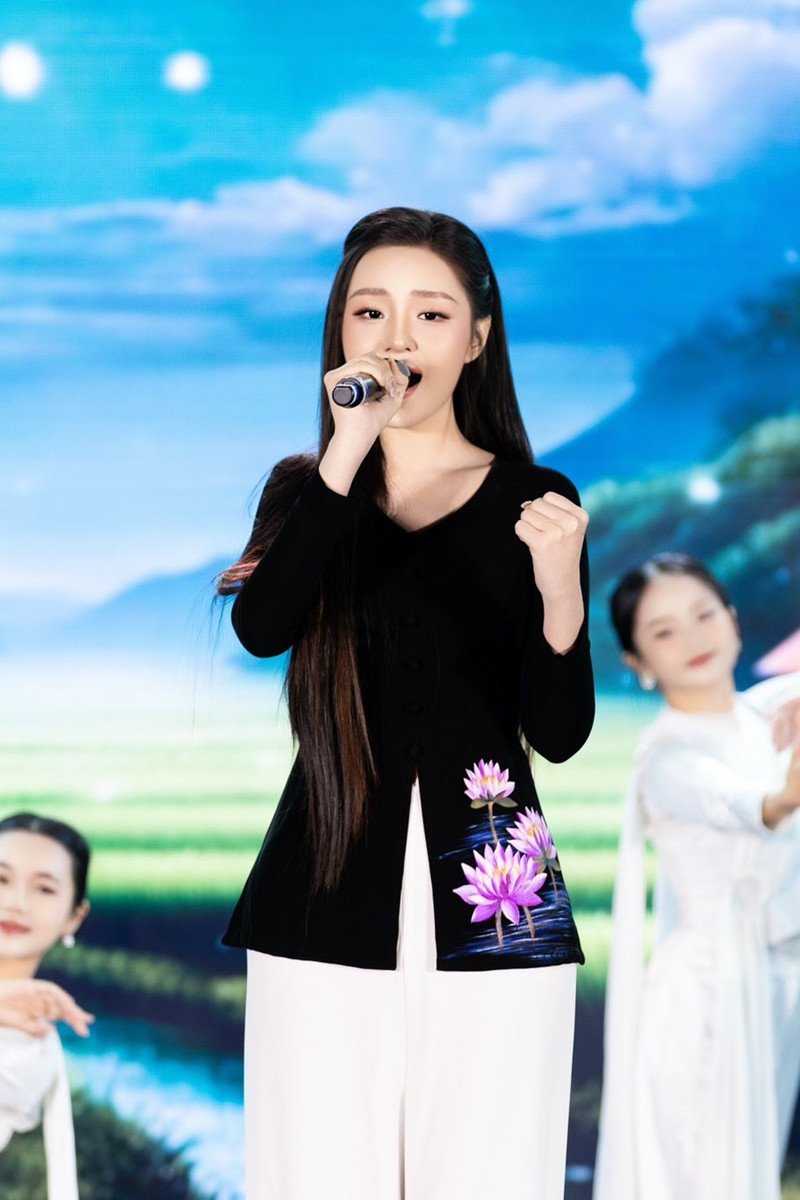 Á hậu sở hữu vòng ba 98cm, bị chê lùn gây tiếc nuối tại Miss World Vietnam - 11