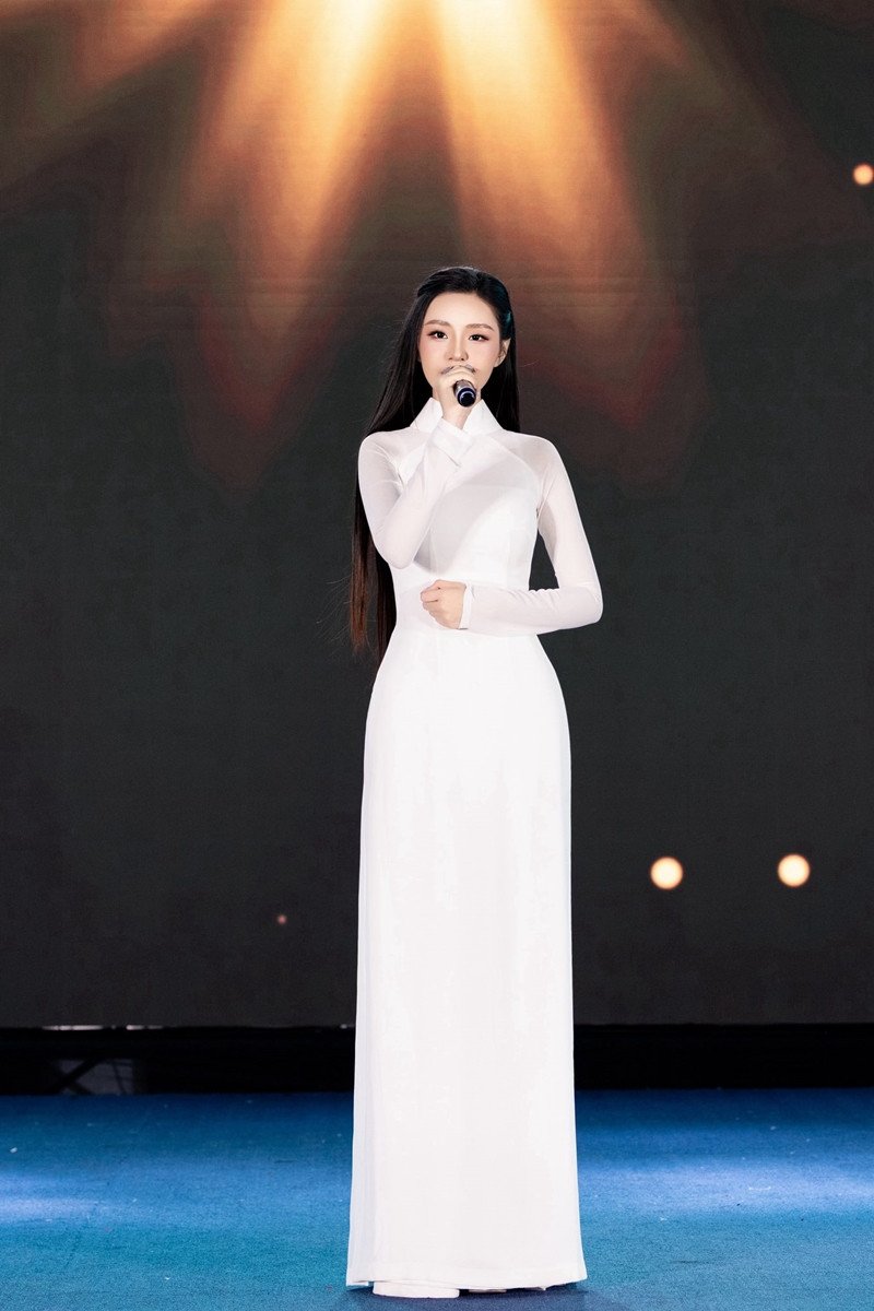 Á hậu sở hữu vòng ba 98cm, bị chê lùn gây tiếc nuối tại Miss World Vietnam - 12