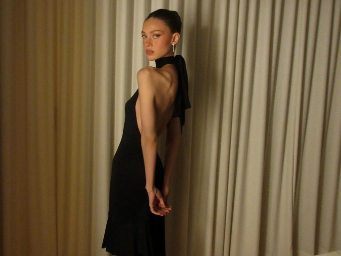 'Bạn rất xinh đẹp nhưng tôi hy vọng bạn có thể ăn nhiều hơn một chút', 'Cô ấy trông ngày càng gầy gò phải không?... là một số bình luận bên dưới những bức ảnh Nicola đăng tải gần đây.